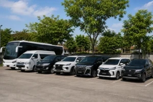 Mobil rental siap digunakan untuk perjalanan di Bandung